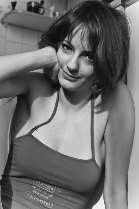 Раскованная мамзель обнажила медовые соски 7 фотография Раскованная мамзель обнажила медовые соски 7 фотография