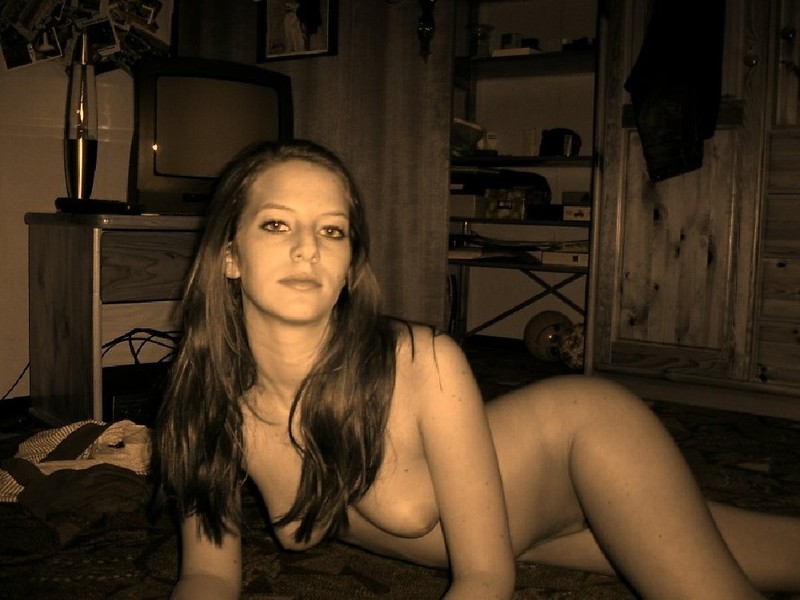 Прожженная давалка сверкает сиськами после гуляний 10 фотография Прожженная давалка сверкает сиськами после гуляний 10 фотография