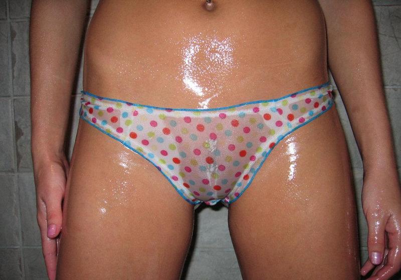 Сногсшибательная брюнетка блещет прелестями на лестнице 6 фотография Сногсшибательная брюнетка блещет прелестями на лестнице 6 фотография