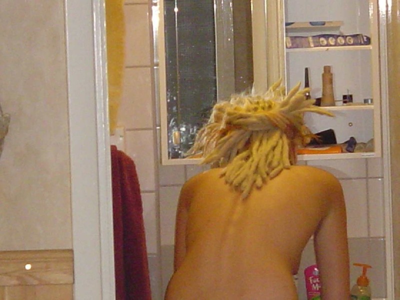 Галя расставила ножки и отставила щелку 8 фотография Галя расставила ножки и отставила щелку 8 фотография