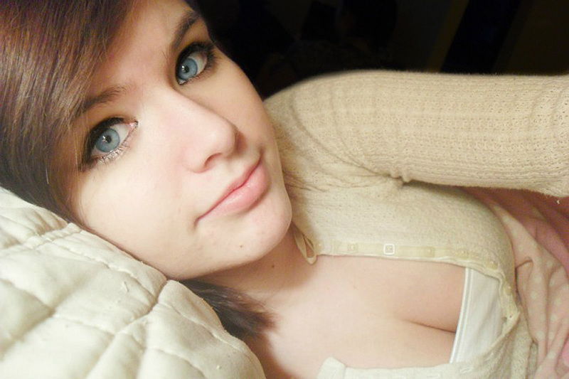 Симпатичная студентка влюблена в свое тело 1 фотография Симпатичная студентка влюблена в свое тело 1 фотография