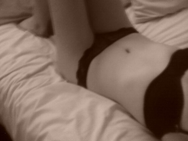 Разгоряченная секретарша обнажилась перед начальником 4 фотография Разгоряченная секретарша обнажилась перед начальником 4 фотография