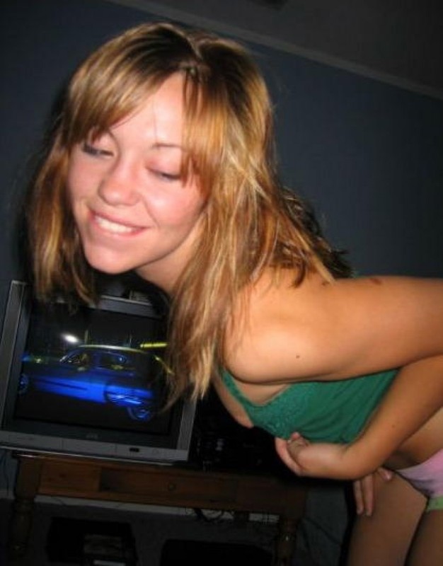 Рыжая студентка перед бойфрендом отсвечивает обнаженным телом 7 фотография Рыжая студентка перед бойфрендом отсвечивает обнаженным телом 7 фотография