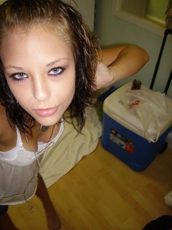 Оголенная красавица разделась ради подарка 2 фотография Оголенная красавица разделась ради подарка 2 фотография