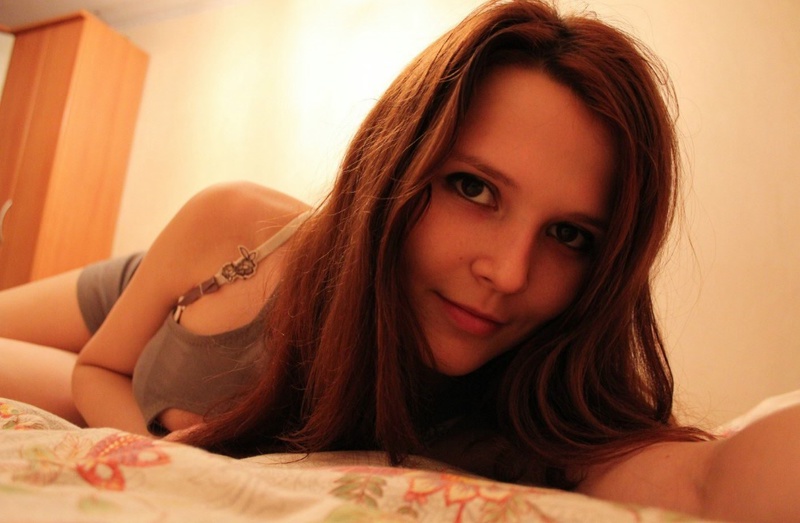 Рыжая медсестра раздвинула ноги и показала щелку 15 фотография Рыжая медсестра раздвинула ноги и показала щелку 15 фотография