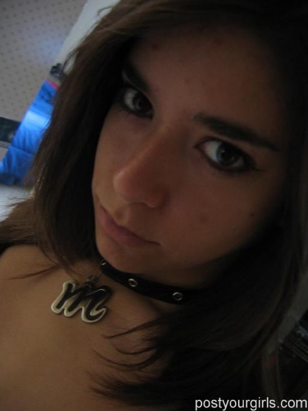 Горячая студентка показывает свои прелести 1 фотография Горячая студентка показывает свои прелести 1 фотография