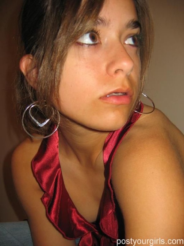 Горячая студентка показывает свои прелести 2 фотография Горячая студентка показывает свои прелести 2 фотография