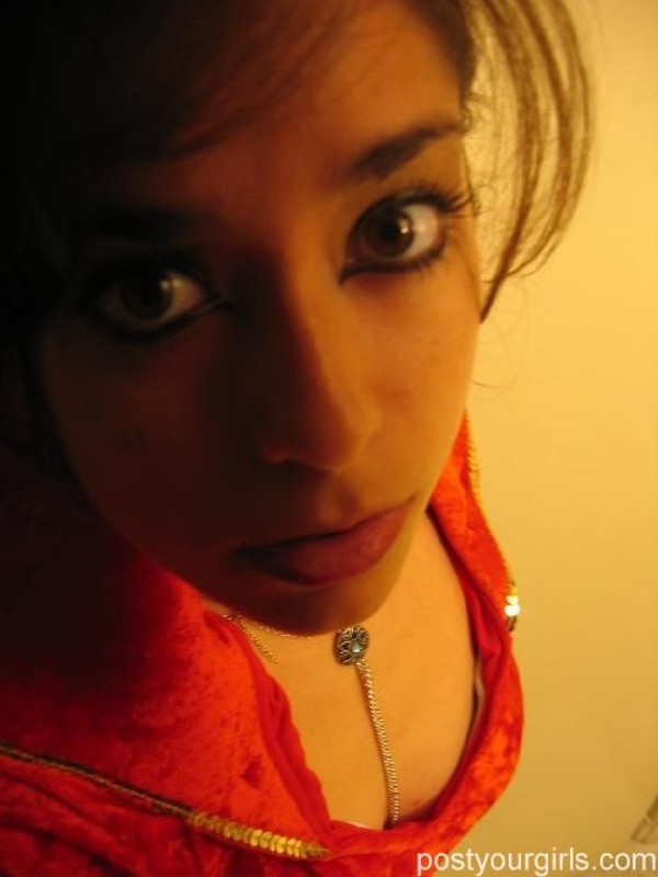 Горячая студентка показывает свои прелести 3 фотография Горячая студентка показывает свои прелести 3 фотография