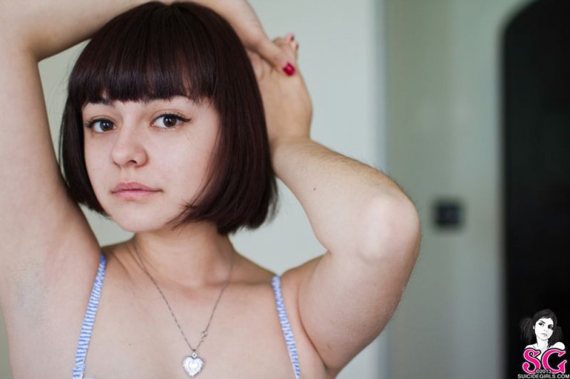 Привлекательная шалунья ласкает маленький бюст 9 фотография Привлекательная шалунья ласкает маленький бюст 9 фотография