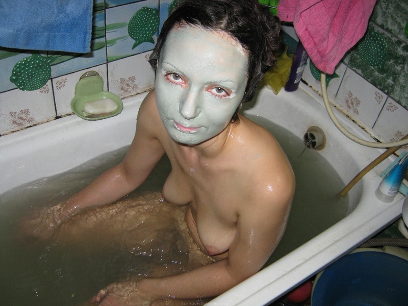 Ненасытная брюнетка показывает супругу пилотку 24 фотография Ненасытная брюнетка показывает супругу пилотку 24 фотография