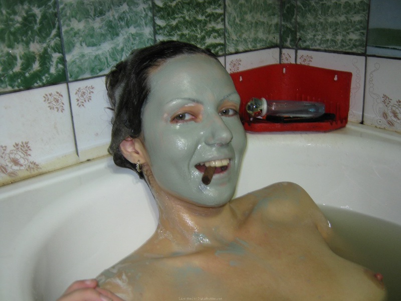 Ненасытная брюнетка показывает супругу пилотку 20 фотография Ненасытная брюнетка показывает супругу пилотку 20 фотография