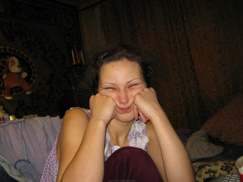 Ненасытная брюнетка показывает супругу пилотку 35 фотография Ненасытная брюнетка показывает супругу пилотку 35 фотография