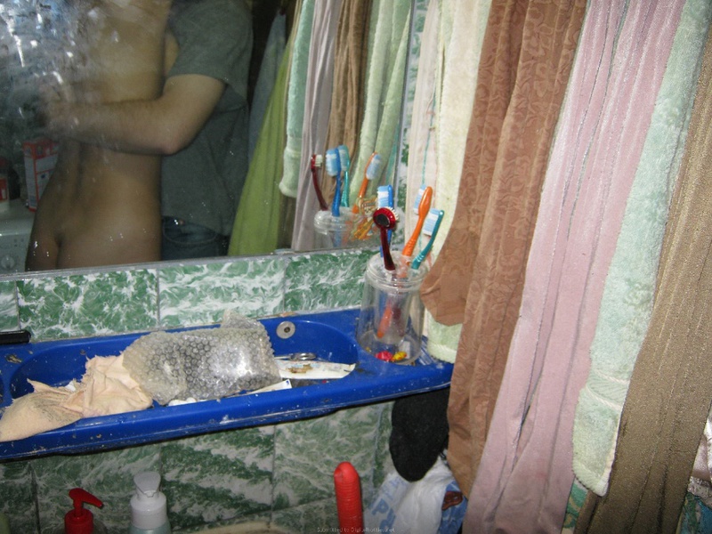 Ненасытная брюнетка показывает супругу пилотку 31 фотография Ненасытная брюнетка показывает супругу пилотку 31 фотография