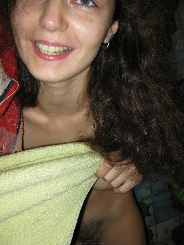 Ненасытная брюнетка показывает супругу пилотку 27 фотография Ненасытная брюнетка показывает супругу пилотку 27 фотография