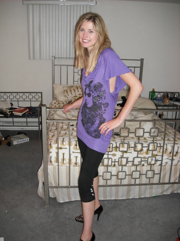 Бывалая шалашовка показывает сочную пилотку 1 фотография Бывалая шалашовка показывает сочную пилотку 1 фотография