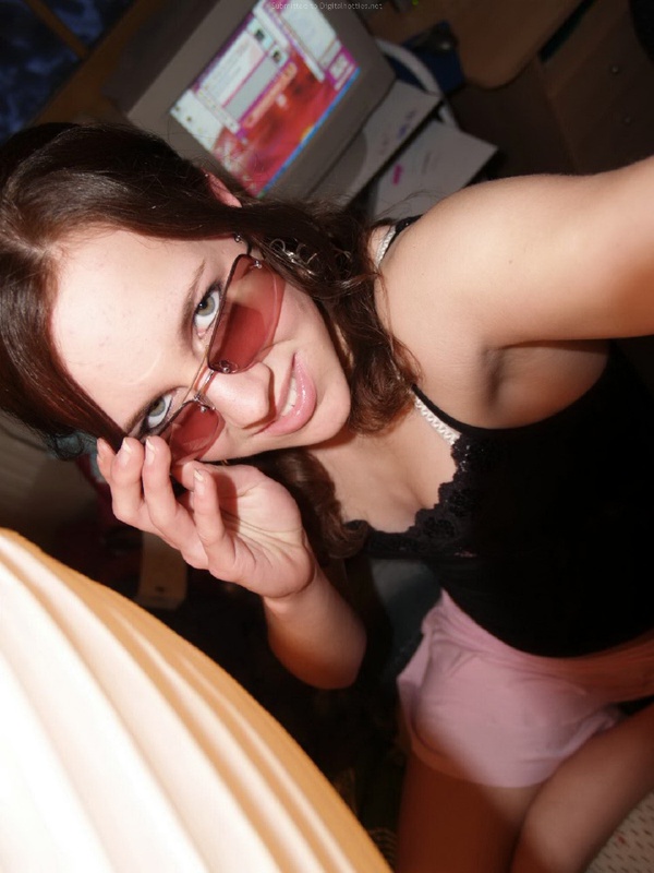 Стройная брюнетка сверкает небольшим бюстом 13 фотография Стройная брюнетка сверкает небольшим бюстом 13 фотография