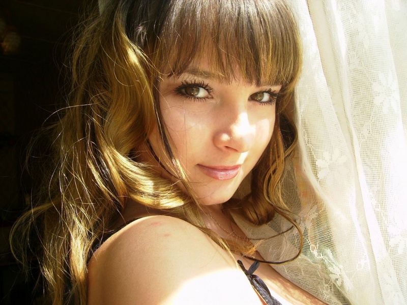 Безотказная брюнетка сосет у накаченного ловеласа 4 фотография Безотказная брюнетка сосет у накаченного ловеласа 4 фотография