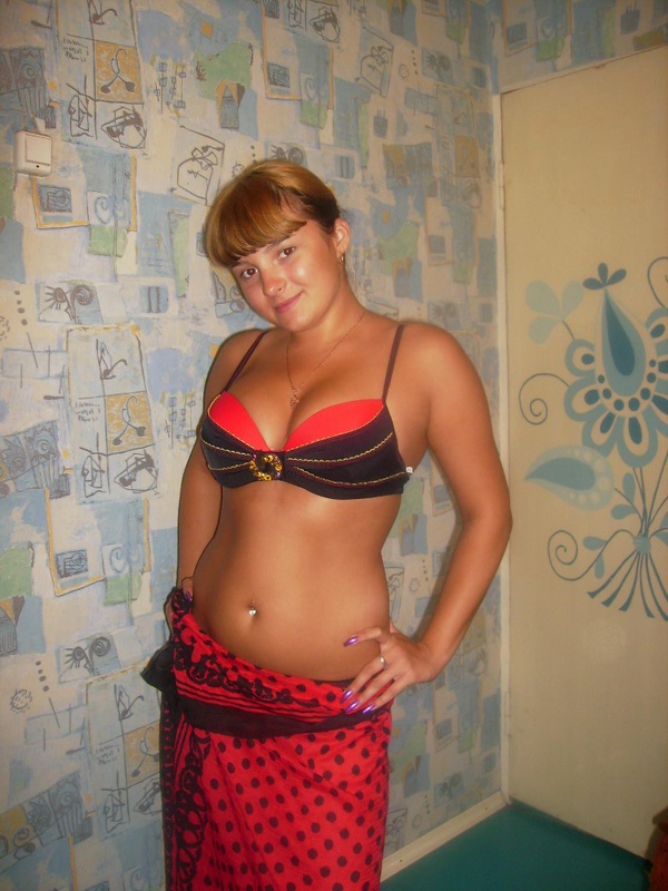 Безотказная брюнетка сосет у накаченного ловеласа 6 фотография Безотказная брюнетка сосет у накаченного ловеласа 6 фотография