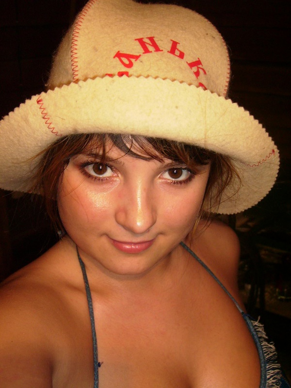 Безотказная брюнетка сосет у накаченного ловеласа 19 фотография Безотказная брюнетка сосет у накаченного ловеласа 19 фотография