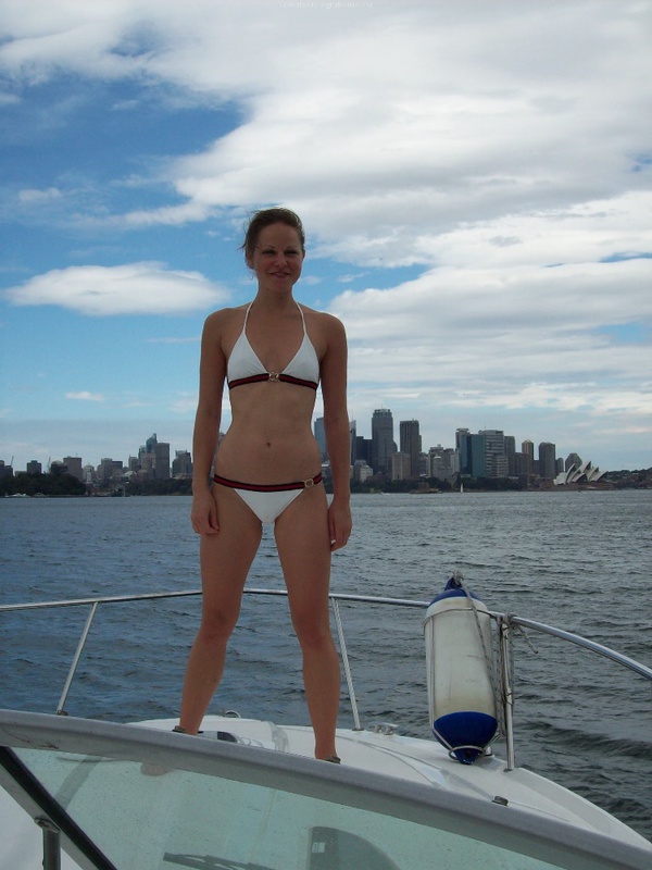 Привлекательная сеньорита проветривает волосатую письку 2 фотография Привлекательная сеньорита проветривает волосатую письку 2 фотография