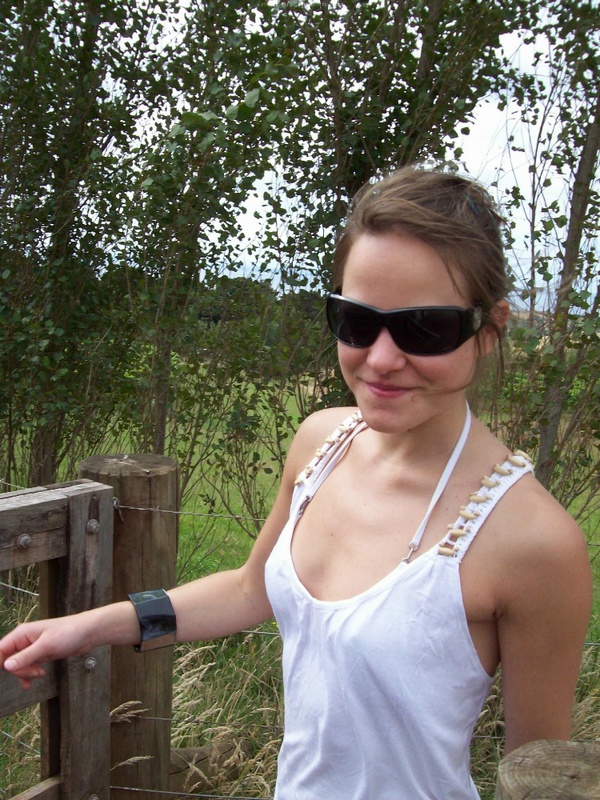 Привлекательная сеньорита проветривает волосатую письку 1 фотография Привлекательная сеньорита проветривает волосатую письку 1 фотография