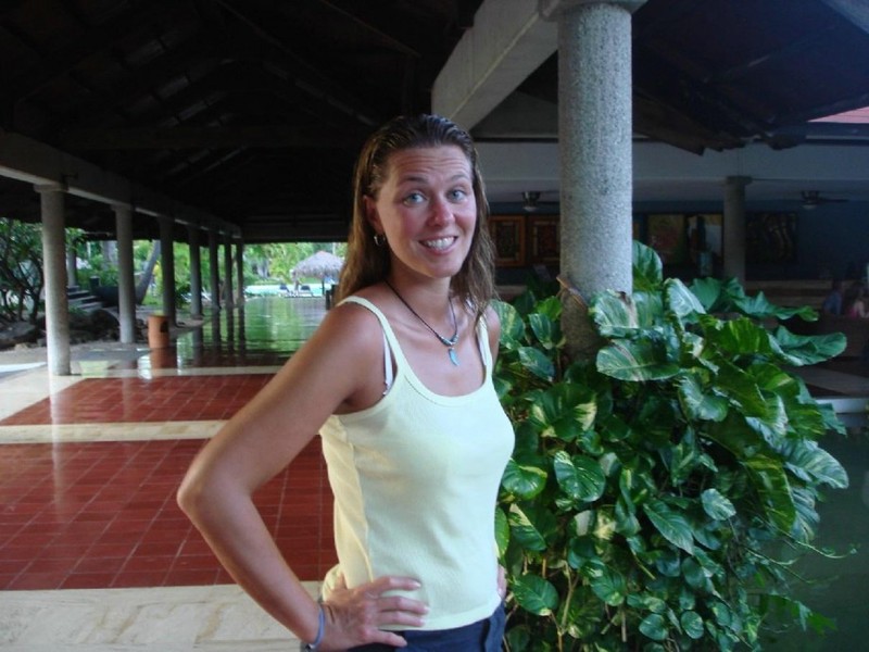 Зазноба на отдыхе подставила пилотку для члена 1 фотография Зазноба на отдыхе подставила пилотку для члена 1 фотография