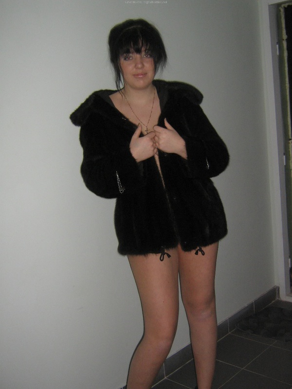 Деваха в шубе показала натуральные сиськи 26 фотография Деваха в шубе показала натуральные сиськи 26 фотография