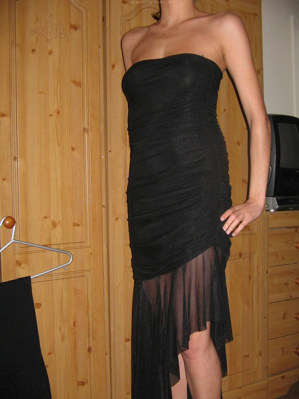 Раскрепощенная чика хвастается шикарными дойками 5 фотография Раскрепощенная чика хвастается шикарными дойками 5 фотография