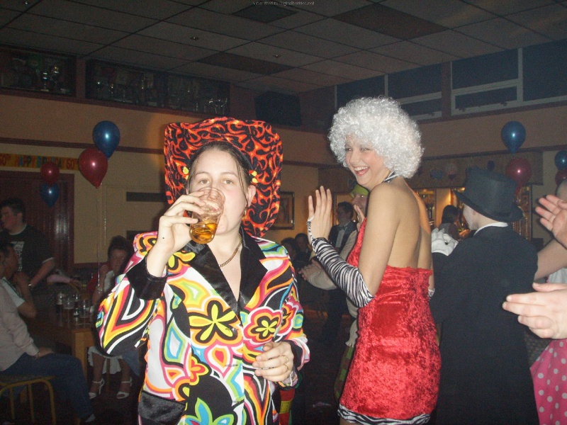 Раскрепощенная чика хвастается шикарными дойками 8 фотография Раскрепощенная чика хвастается шикарными дойками 8 фотография