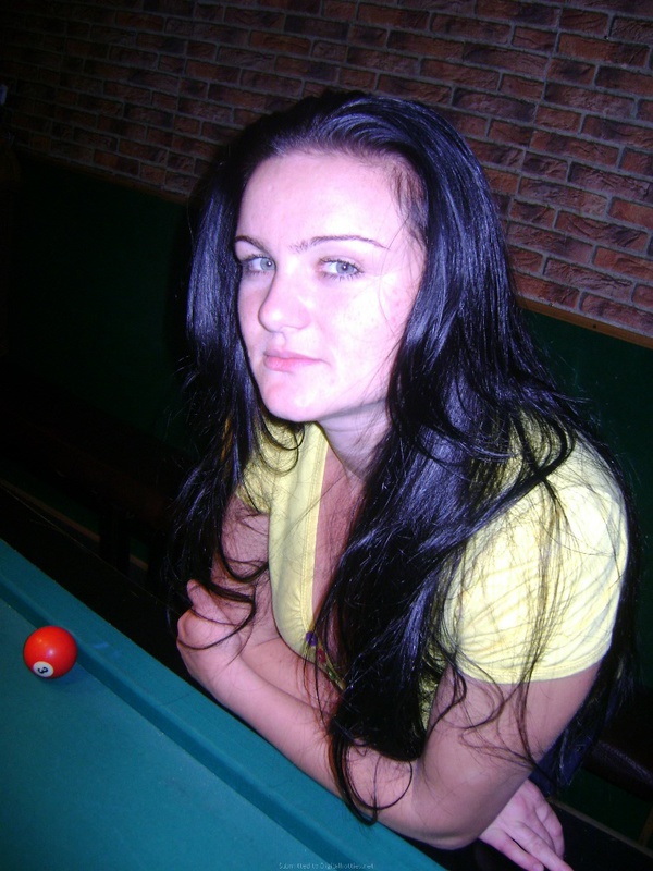 Брюнетка сняла лифчик и сверкает сиськами перед зеркалом 22 фотография Брюнетка сняла лифчик и сверкает сиськами перед зеркалом 22 фотография