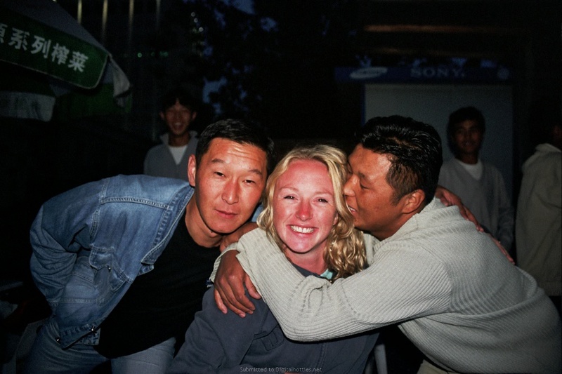 Телка отметила день рождения в кругу друзей и отдалась одному из них 6 фотография Телка отметила день рождения в кругу друзей и отдалась одному из них 6 фотография