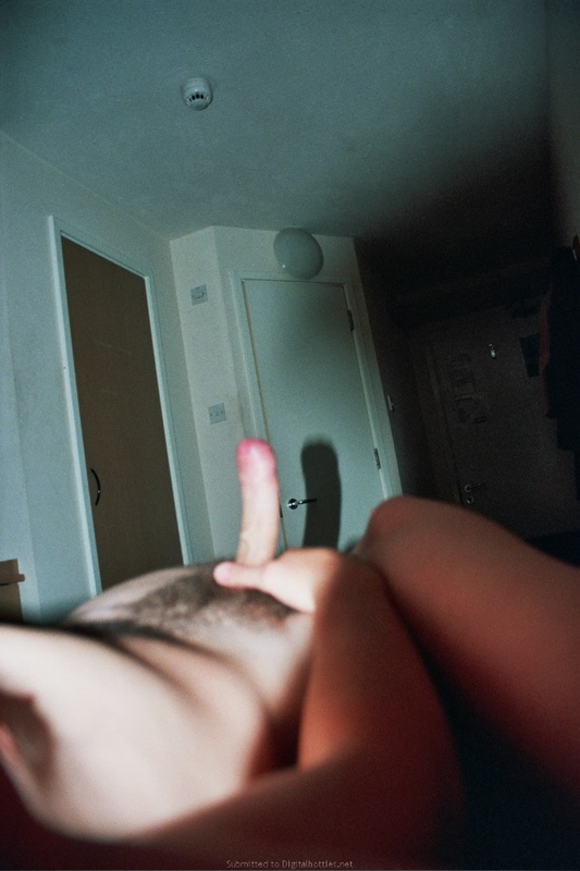 Телка отметила день рождения в кругу друзей и отдалась одному из них 28 фотография Телка отметила день рождения в кругу друзей и отдалась одному из них 28 фотография