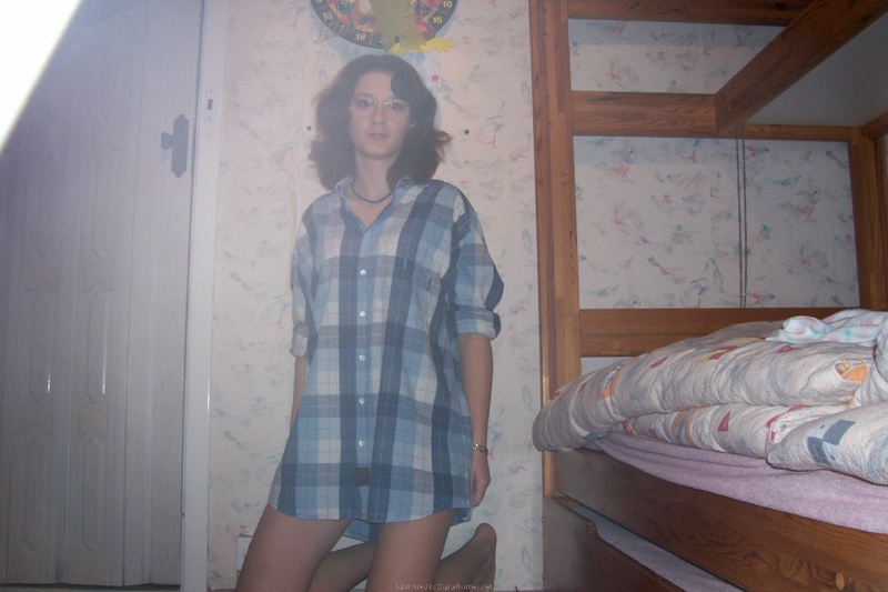 Застенчивая секретарша раскрылась перед начальником 2 фотография Застенчивая секретарша раскрылась перед начальником 2 фотография