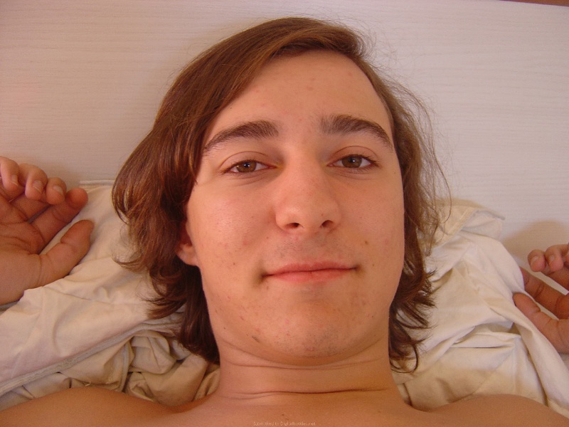 Влюбленная парочка в кровати после секса 14 фотография Влюбленная парочка в кровати после секса 14 фотография