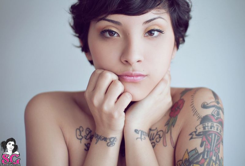 Восточная искусительница любуется медовыми сосками 8 фотография Восточная искусительница любуется медовыми сосками 8 фотография