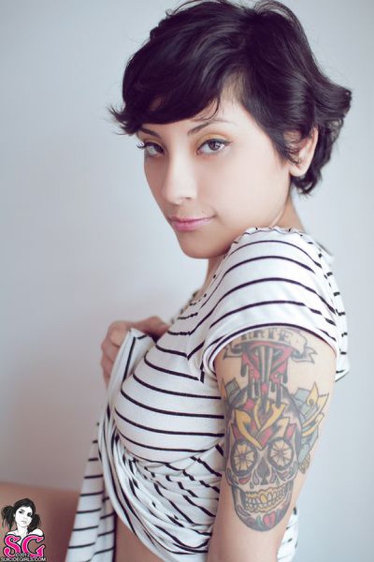 Восточная искусительница любуется медовыми сосками 40 фотография Восточная искусительница любуется медовыми сосками 40 фотография