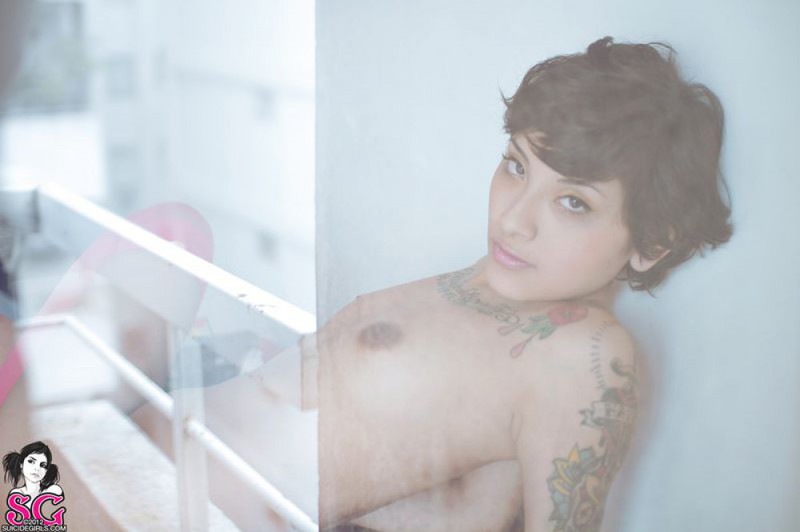 Восточная искусительница любуется медовыми сосками 33 фотография Восточная искусительница любуется медовыми сосками 33 фотография