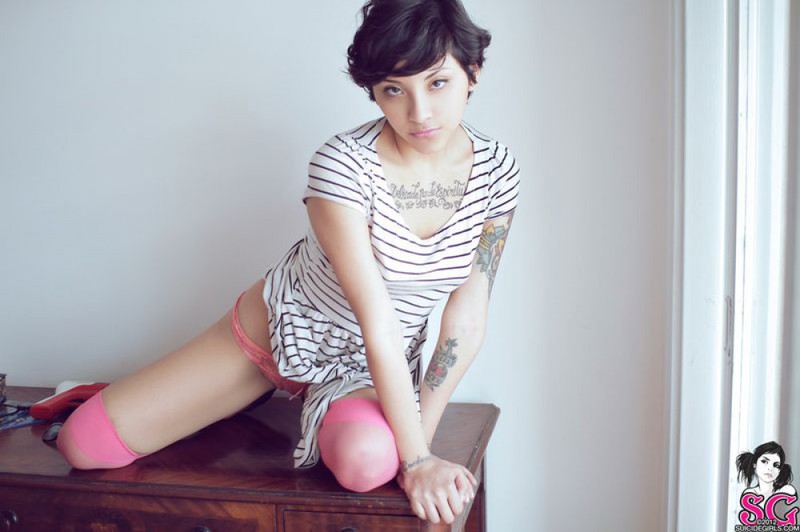 Восточная искусительница любуется медовыми сосками 27 фотография Восточная искусительница любуется медовыми сосками 27 фотография