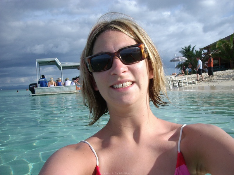 Мамаша сняла на кровати красные трусики и приступила к минету 11 фотография Мамаша сняла на кровати красные трусики и приступила к минету 11 фотография