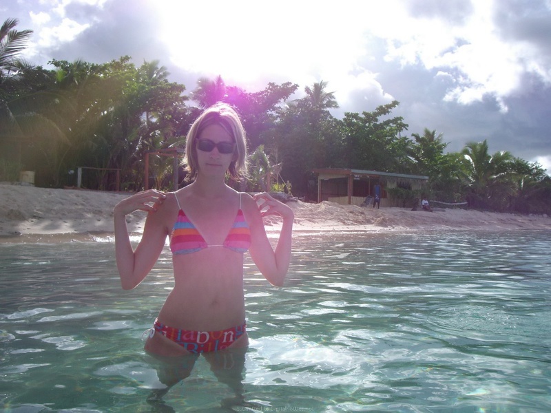 Мамаша сняла на кровати красные трусики и приступила к минету 10 фотография Мамаша сняла на кровати красные трусики и приступила к минету 10 фотография