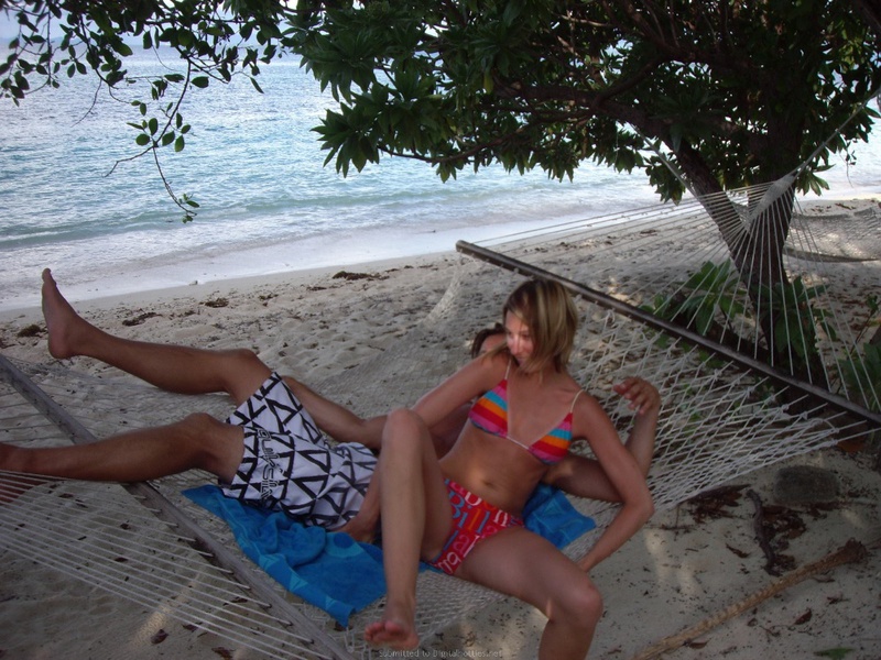 Мамаша сняла на кровати красные трусики и приступила к минету 14 фотография Мамаша сняла на кровати красные трусики и приступила к минету 14 фотография