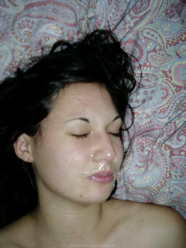 Прожженной минетчице кончили на лицо 25 фотография Прожженной минетчице кончили на лицо 25 фотография