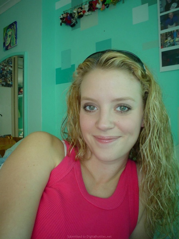 Рыжеволосая проказница в сексуальном белье 3 фотография Рыжеволосая проказница в сексуальном белье 3 фотография