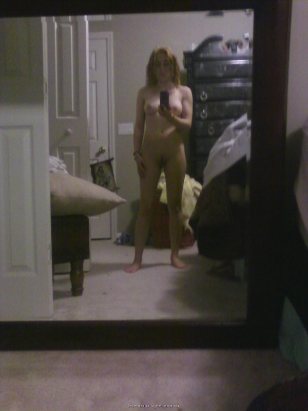 Развратница страстно мяла упругие сиськи 3 фотография Развратница страстно мяла упругие сиськи 3 фотография