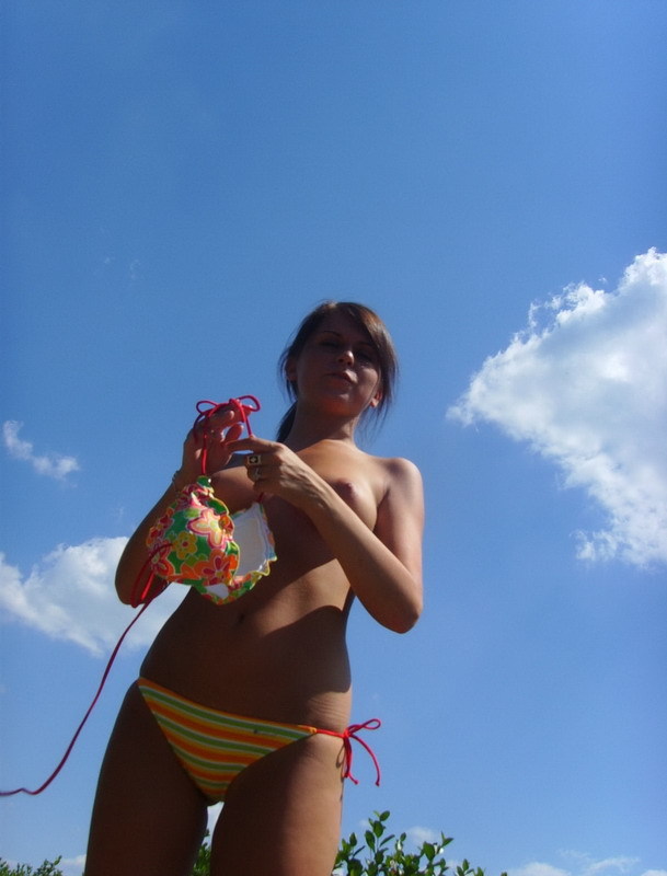 Барышня умело шлифует пенис у своего парня 12 фотография Барышня умело шлифует пенис у своего парня 12 фотография