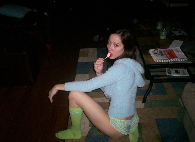 Игривая любовника страстно отсосала у партнера 6 фотография Игривая любовника страстно отсосала у партнера 6 фотография