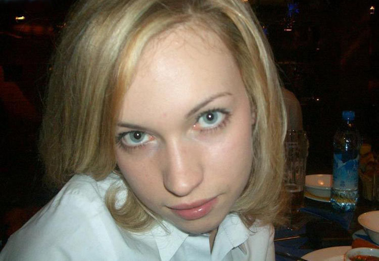 Милфа в солнцезащитных очках сделала мужу минет в лесу 2 фотография Милфа в солнцезащитных очках сделала мужу минет в лесу 2 фотография