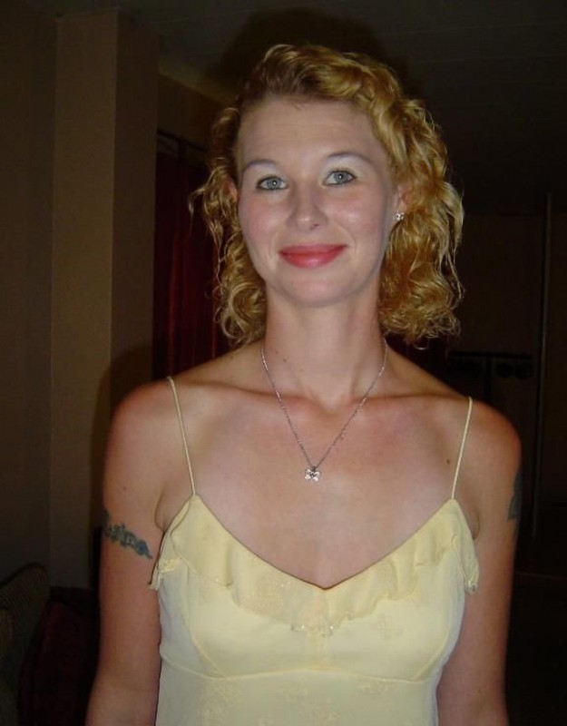 Рыжеволосая мамаша разделась и лизнула свой сосок 11 фотография Рыжеволосая мамаша разделась и лизнула свой сосок 11 фотография