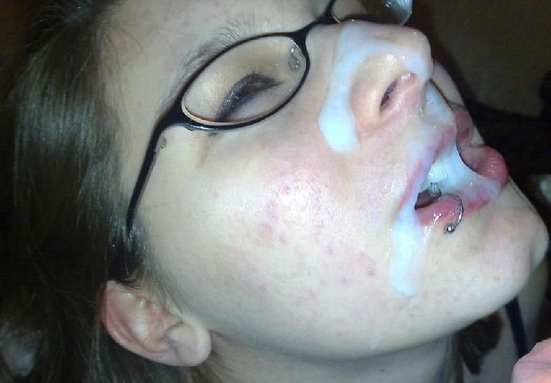 Обаятельная продавщица получила сперму на лицо 4 фотография Обаятельная продавщица получила сперму на лицо 4 фотография