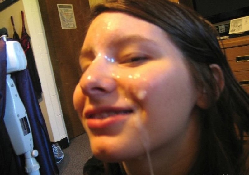 Обаятельная продавщица получила сперму на лицо 2 фотография Обаятельная продавщица получила сперму на лицо 2 фотография